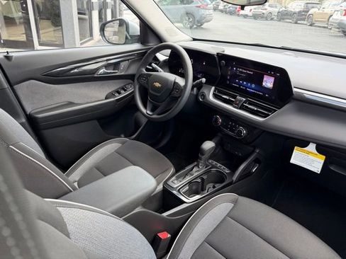 Used 2025 Chevrolet TrailBlazer LT image 12