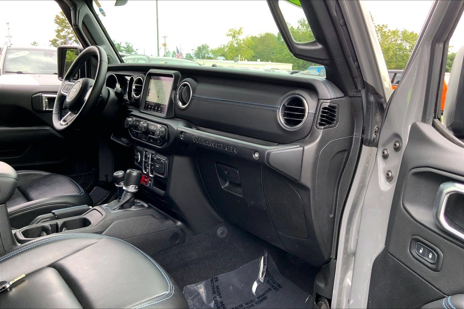 Certified 2023 Jeep Wrangler Unlimited Rubicon 4xe w/ Cold Weather Group AWD/4WD image 15