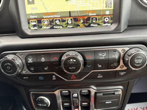 Used 2023 Jeep Wrangler Unlimited Sahara w/ Cold Weather Group image 18