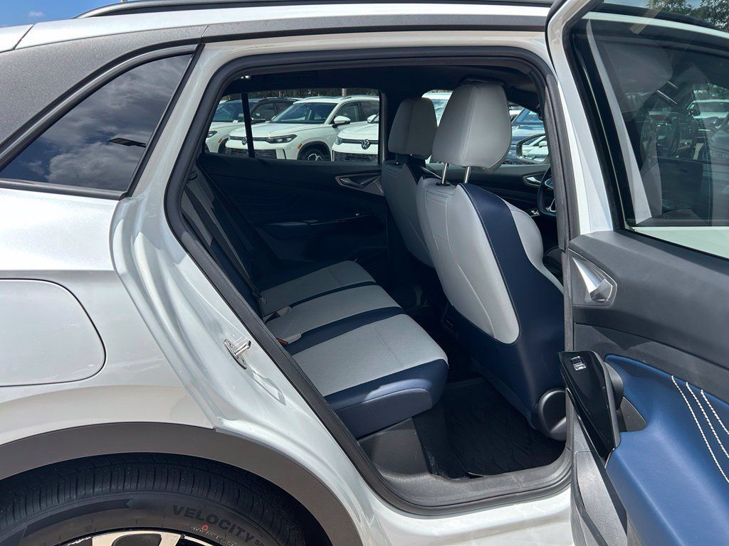 Used 2024 Volkswagen ID.4 S RWD image 41