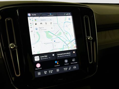 Certified 2025 Volvo XC40 B5 Core image 12