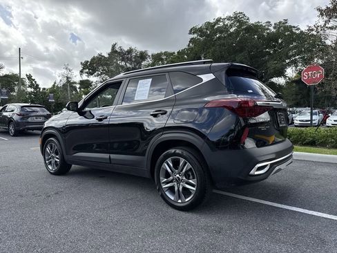 Used 2023 Kia Seltos S image 27