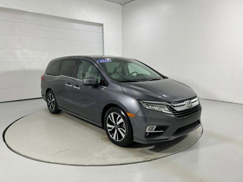 Used 2018 Honda Odyssey Elite image 2