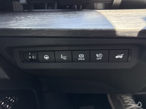 Certified 2023 Nissan Ariya AWD image 27