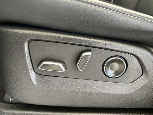 Certified 2025 Cadillac Escalade Premium Luxury image 20