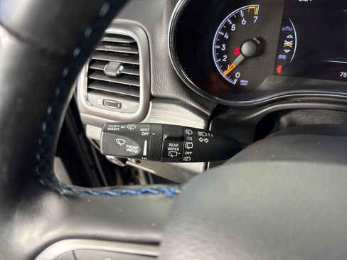 Used 2019 Jeep Grand Cherokee Laredo image 16