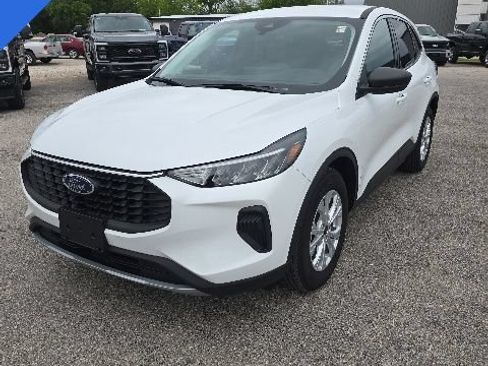 Used 2024 Ford Escape Active w/ Tech Pack #1 FWD image 3