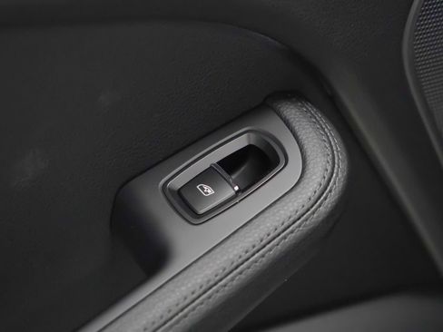 Certified 2026 Porsche Macan AWD/4WD image 16