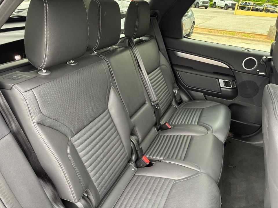 Certified 2025 Land Rover Discovery Dynamic SE AWD/4WD image 29