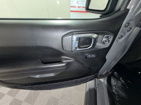 Used 2023 Jeep Wrangler Sport S image 15