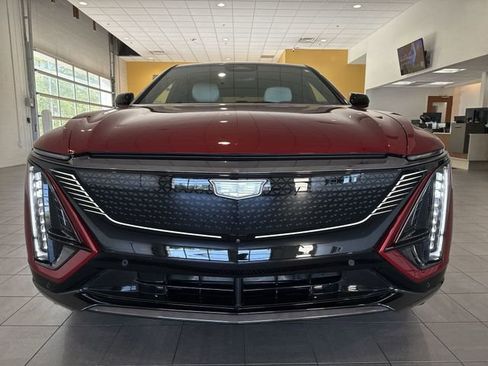 Certified 2024 Cadillac Lyriq Sport AWD/4WD image 8
