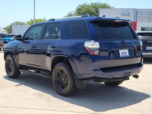 Used 2024 Toyota 4Runner SR5 Premium w/ Moonroof Package RWD image 7