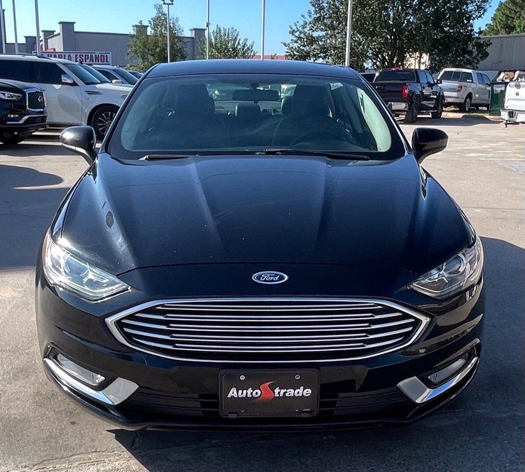 Used 2017 Ford Fusion SE w/ Equipment Group 201A FWD image 7