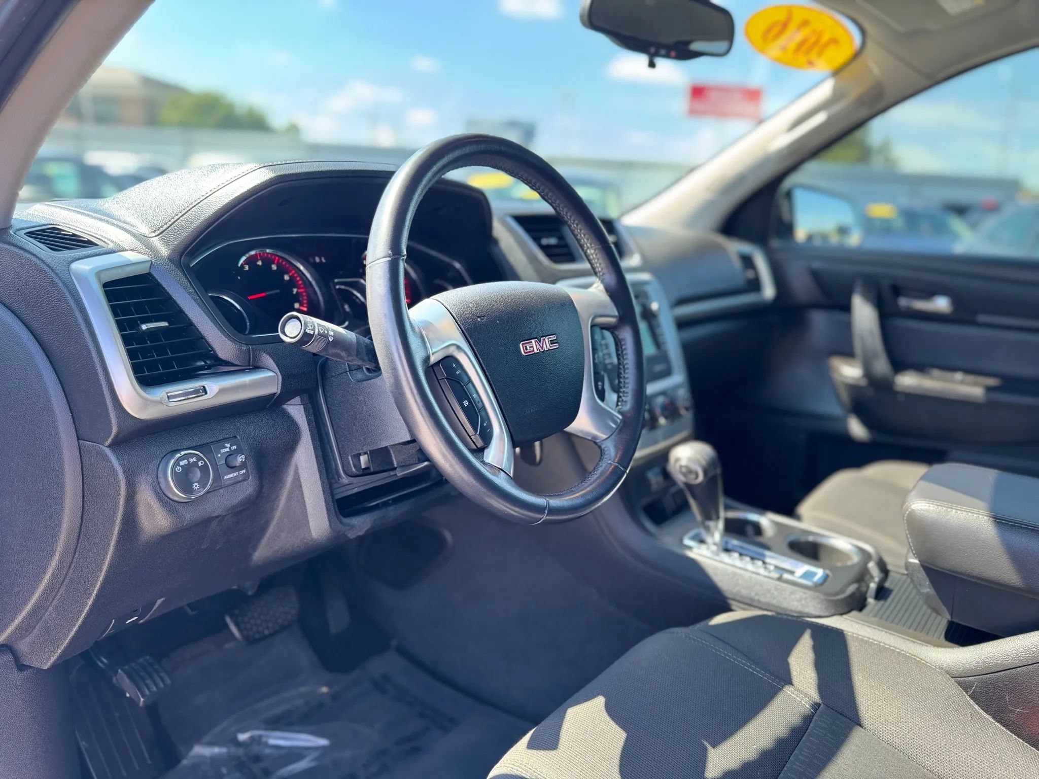 Used 2016 GMC Acadia SLE FWD image 15