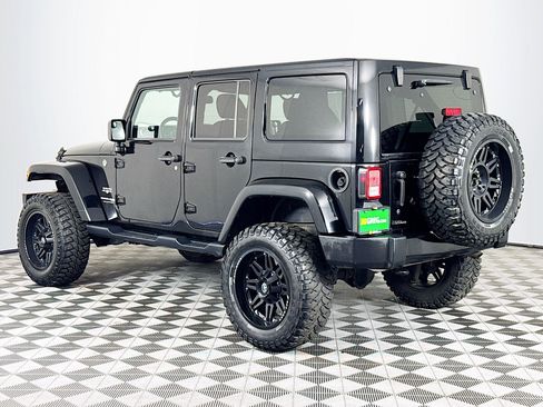 Used 2018 Jeep Wrangler Unlimited Sahara w/ Connectivity Group image 6