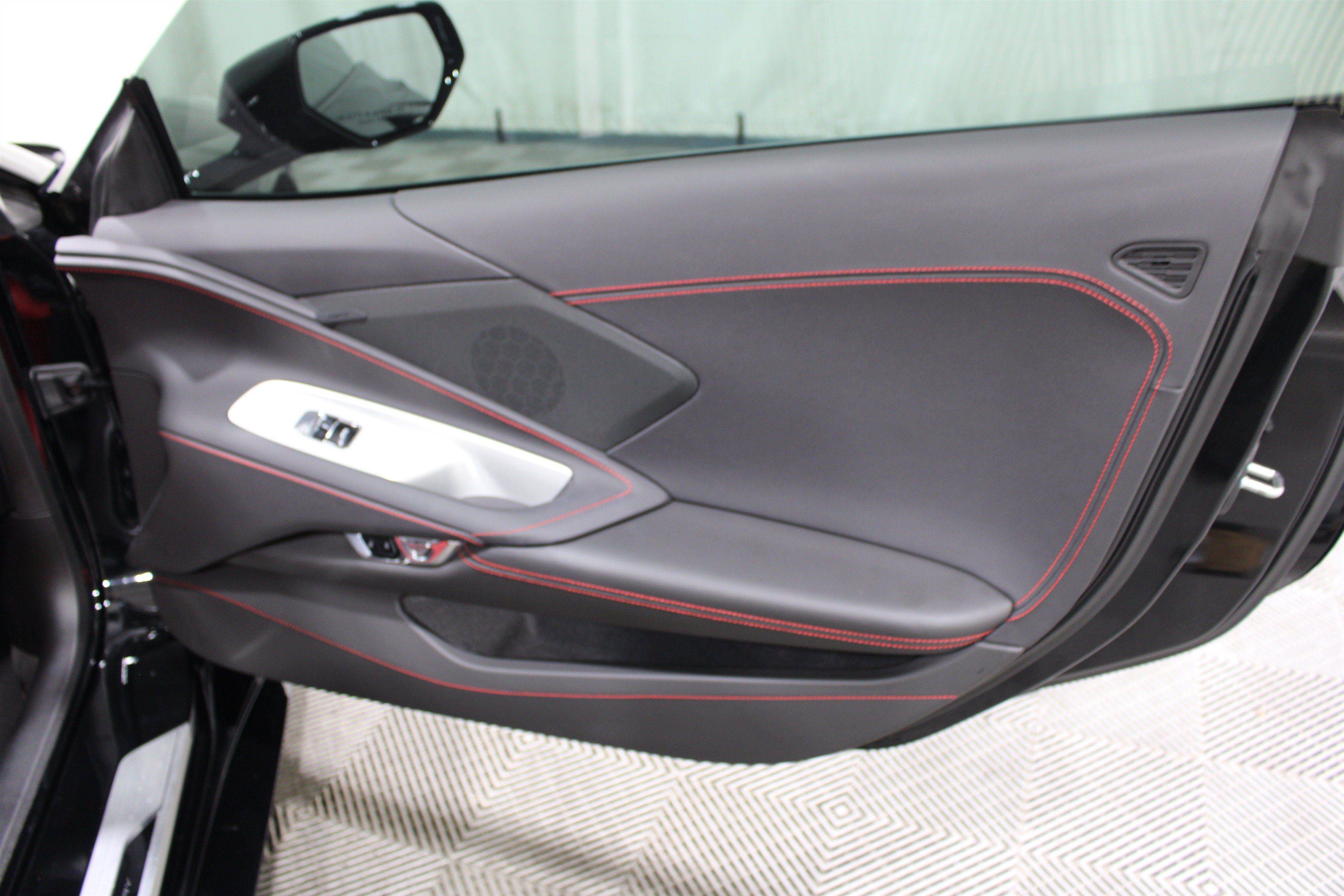 Used 2025 Chevrolet Corvette Stingray Coupe w/ 1LT RWD image 26