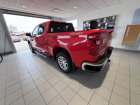 Used 2021 Chevrolet Silverado 1500 LT image 3