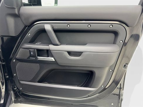 Used 2025 Land Rover Defender 110 S image 42