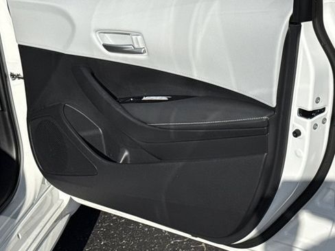 Used 2025 Toyota Corolla SE image 15