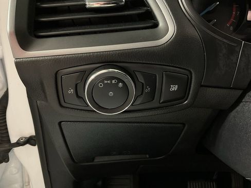 Used 2020 Ford Edge SE image 27