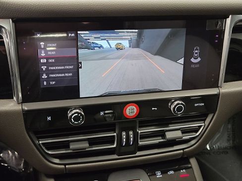 Certified 2026 Porsche Macan AWD/4WD image 20
