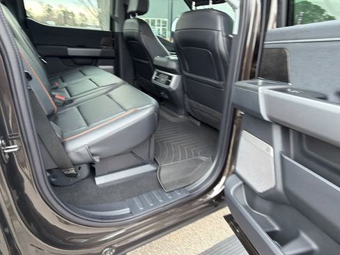 Used 2025 Ford F250 Lariat w/ Chrome Package image 21