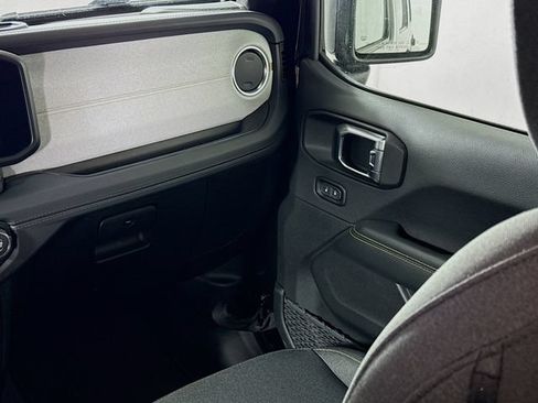Used 2026 Jeep Wrangler Unlimited Sahara AWD/4WD image 23