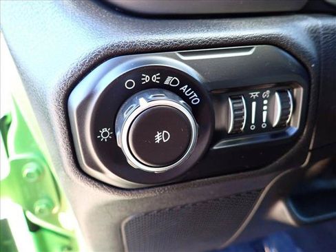 Used 2019 Jeep Wrangler Unlimited Rubicon AWD/4WD image 12