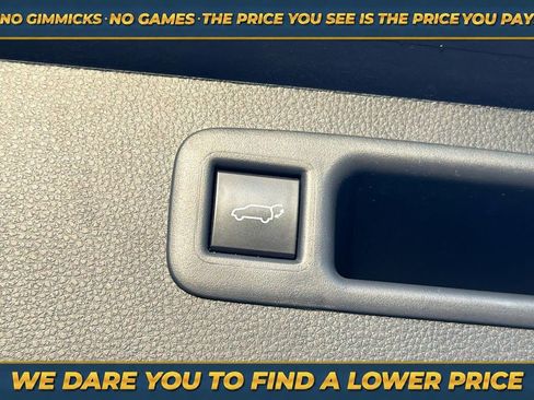 Used 2025 Toyota Highlander XLE AWD/4WD image 13