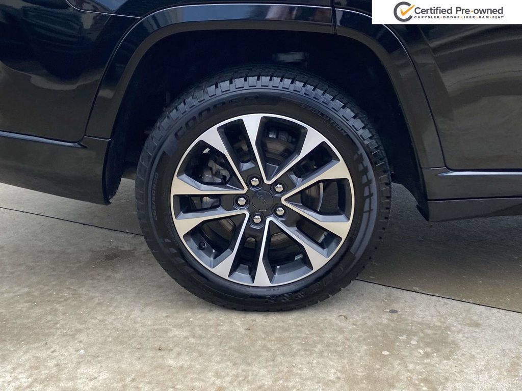Used 2021 Jeep Grand Cherokee L Overland w/ Luxury Tech Group IV AWD/4WD image 44
