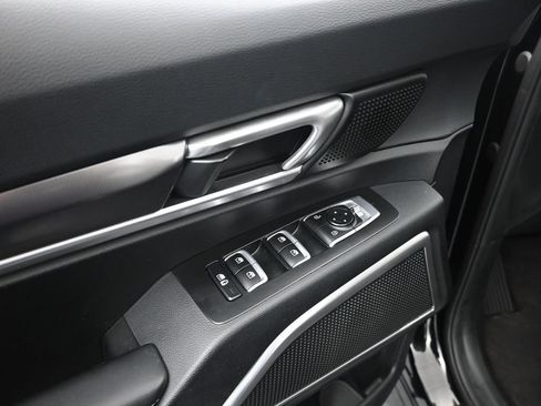 Used 2024 Kia Telluride S FWD image 11
