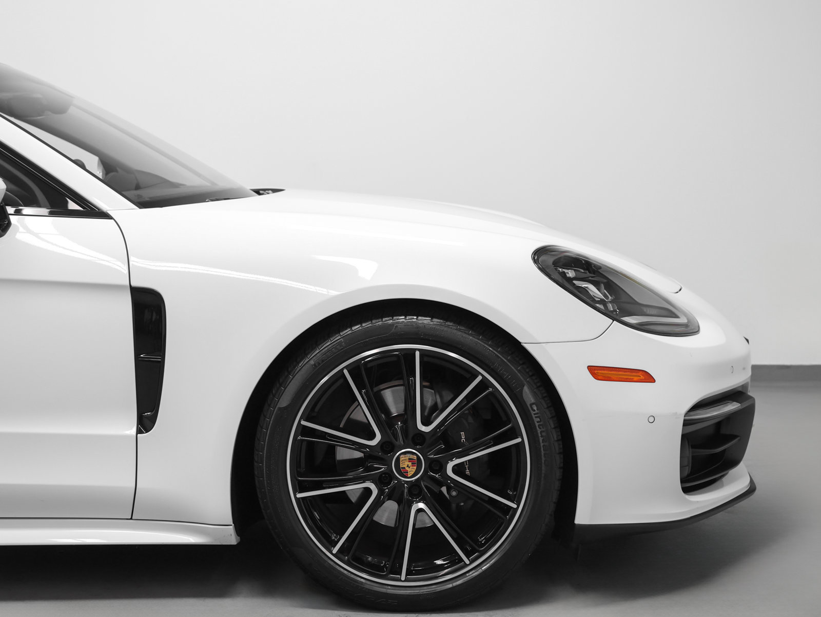 Certified 2023 Porsche Panamera Platinum Edition RWD image 12