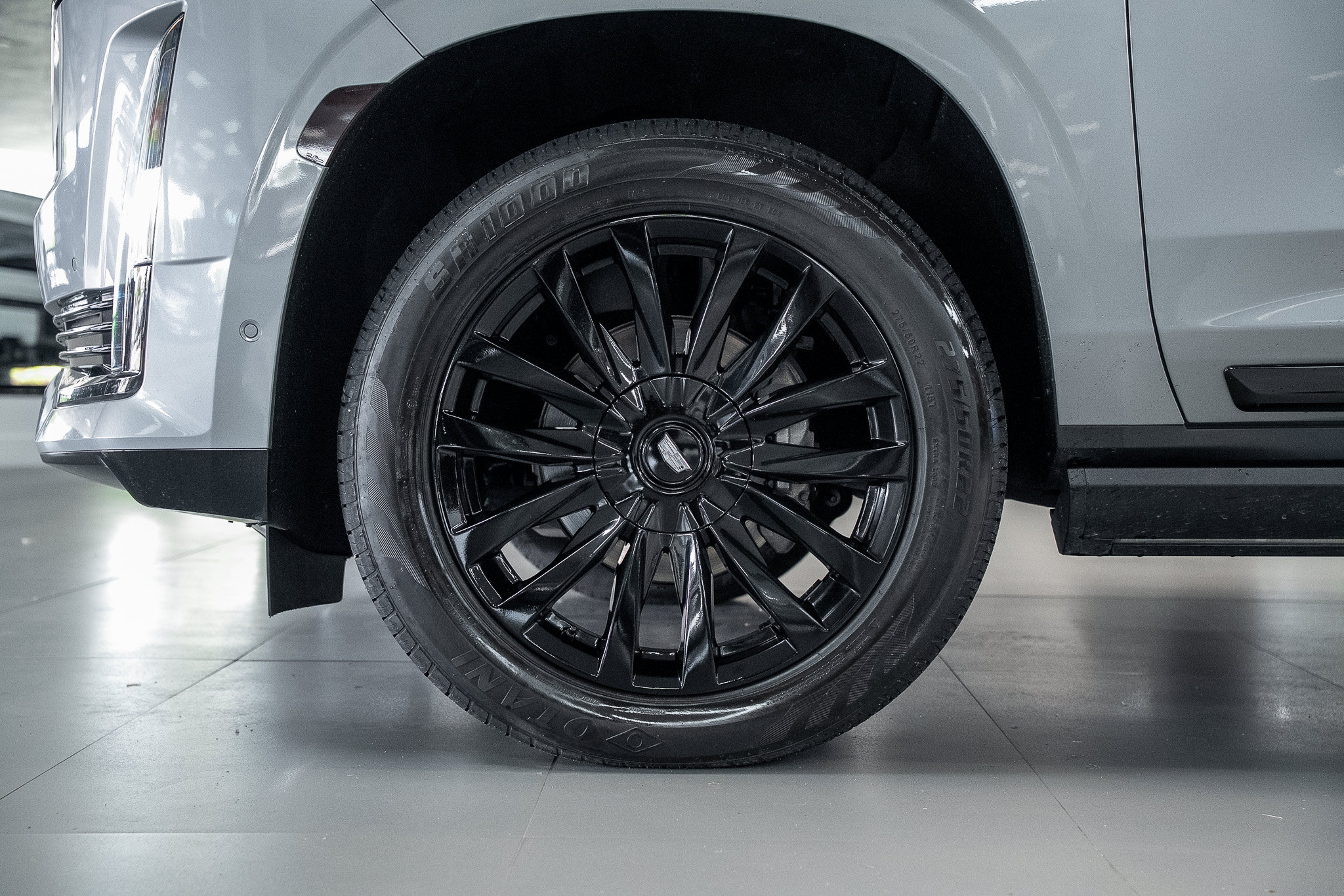 Used 2023 Cadillac Escalade Premium Luxury w/ Performance Package AWD/4WD image 13