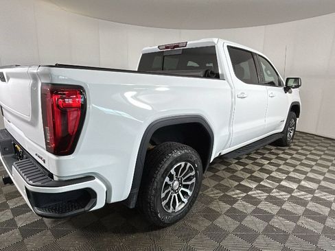 Used 2022 GMC Sierra 1500 AT4 w/ AT4 Premium Package AWD/4WD image 4