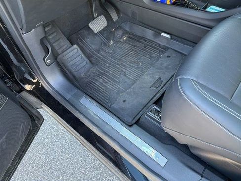 Used 2024 Cadillac Lyriq Sport image 15