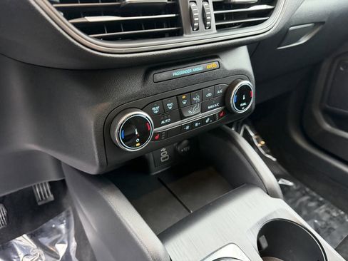 Used 2025 Ford Escape Active w/ Cold Weather Package image 16