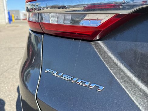 Used 2017 Ford Fusion Titanium image 5