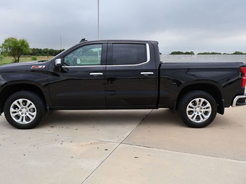 Used 2023 Chevrolet Silverado 1500 LTZ w/ LTZ Premium Package AWD/4WD image 2