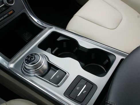 Certified 2022 Ford Edge Titanium w/ Class II Trailer Tow Package image 28