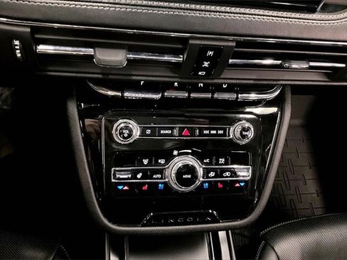 Used 2022 Lincoln Corsair AWD w/ Premium Package image 28