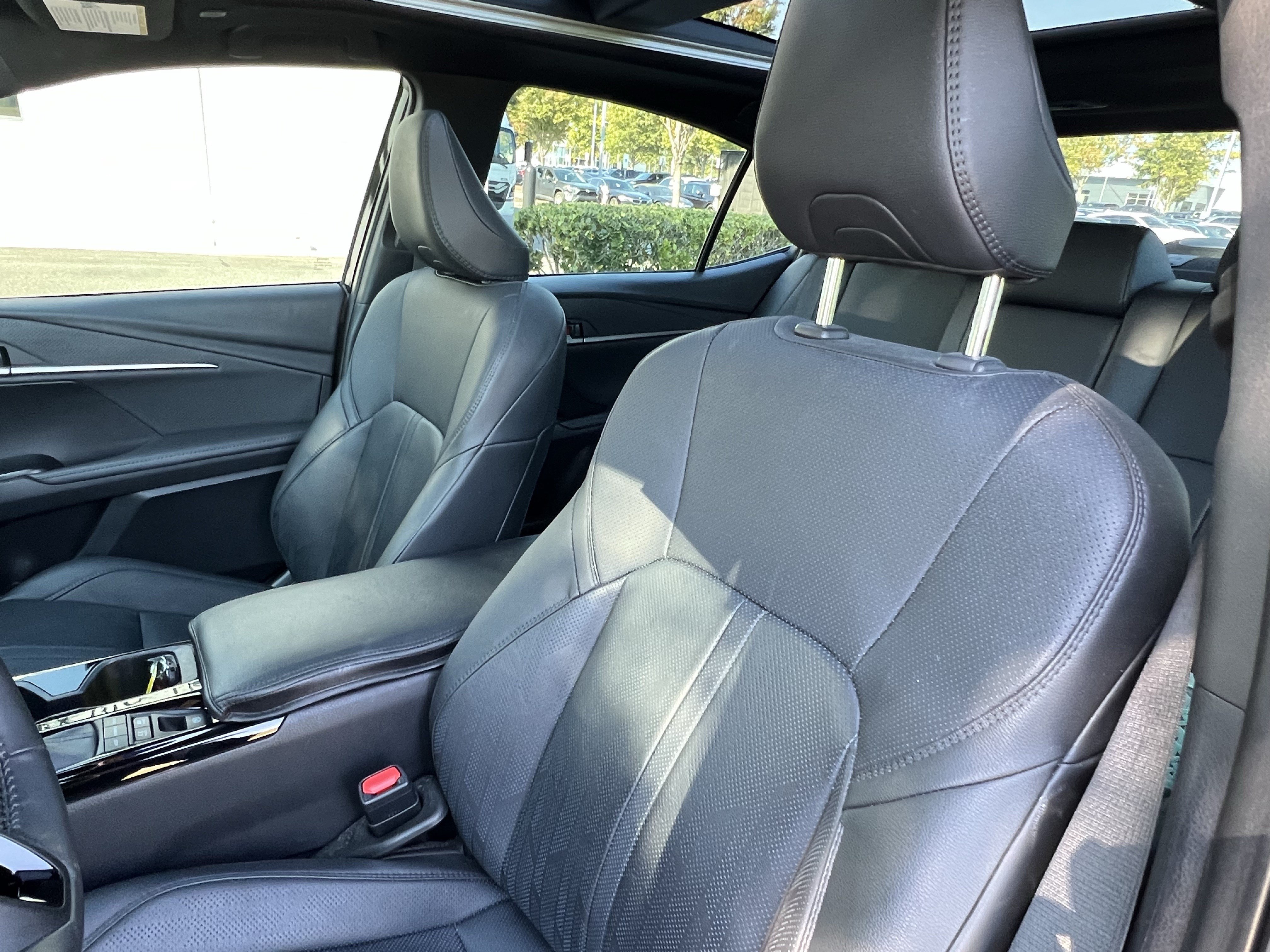 Used 2025 Toyota Camry XSE FWD image 16
