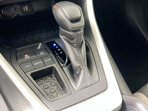 Used 2025 Toyota RAV4 XLE w/ Convenience Package FWD image 24