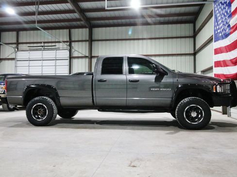 Used 2003 Dodge Ram 2500 Truck SLT image 14