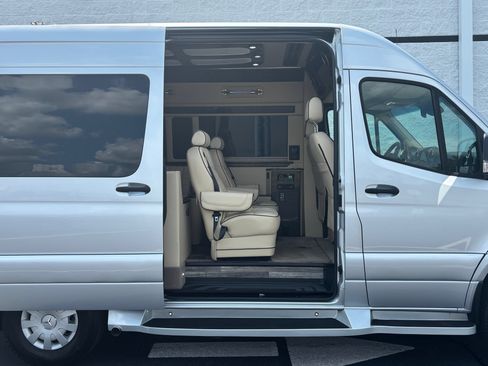 Used 2020 Mercedes-Benz Sprinter 2500 w/ Windows All Around Package image 8