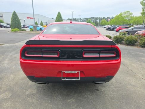 Used 2022 Dodge Challenger SXT w/ Plus Package image 4