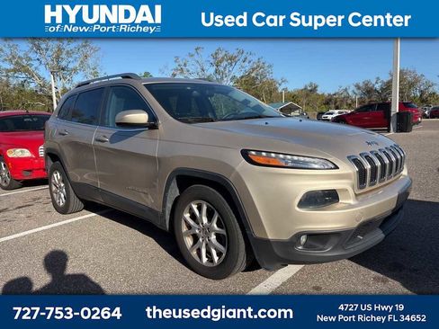 Used 2014 Jeep Cherokee Latitude w/ Comfort/Convenience Group image 4