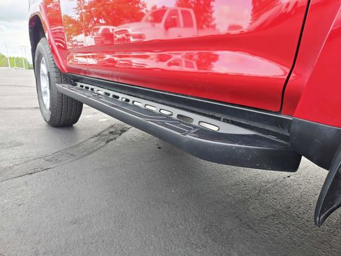 Used 2022 Toyota 4Runner SR5 AWD/4WD image 18