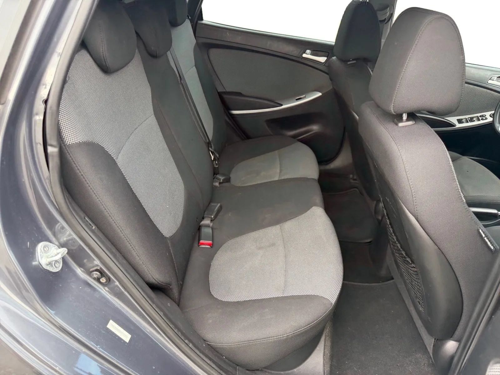 Used 2012 Hyundai Accent GS FWD image 17