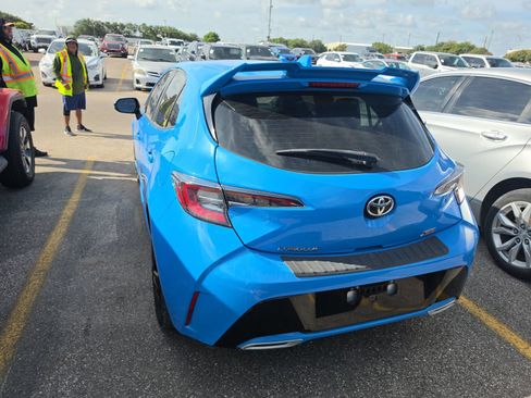 Used 2019 Toyota Corolla XSE FWD image 4