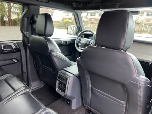 Used 2025 Ford Bronco Outer Banks image 35